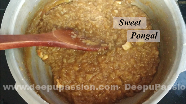 Sweet Pongal Recipe in Pressure Cooker | Kovil Prasadham Sakkarai Pongal | chakkara pongal